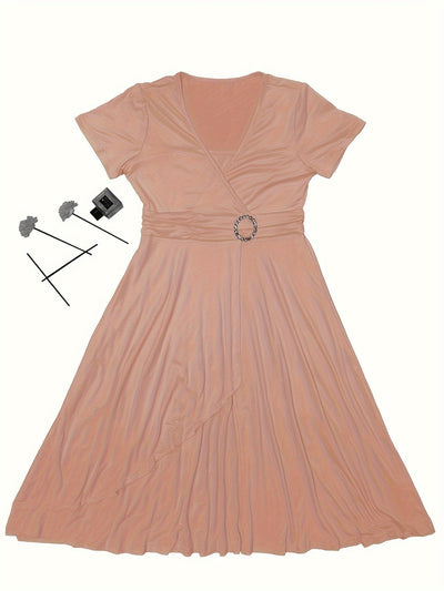 Stilvolles Baumwollkleid mit schmaler Passform, asymmetrischem Saum und Bindegürtel für Damen | Ideal für den Sommer