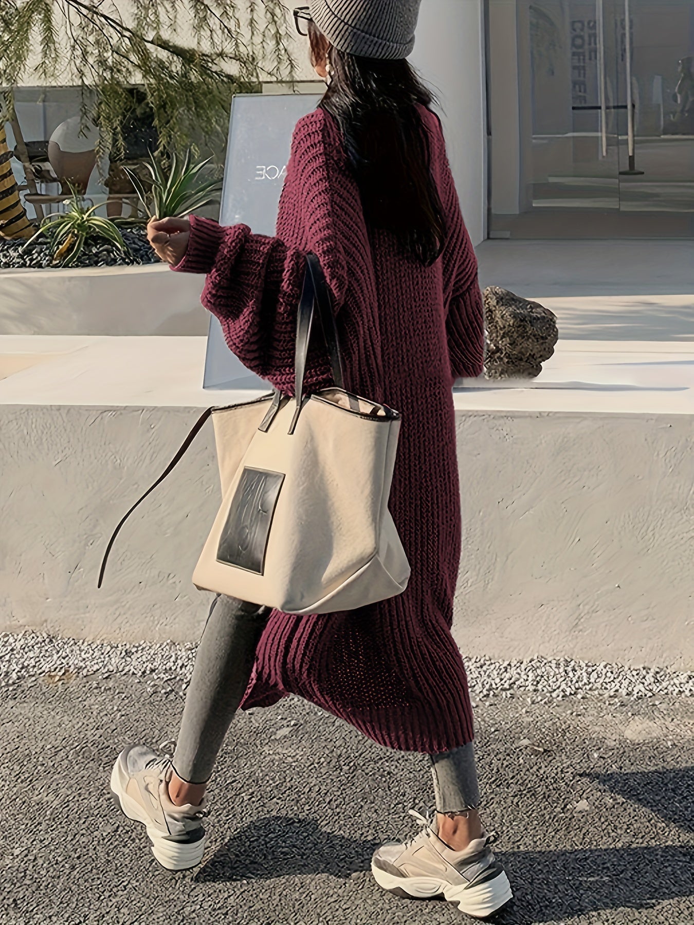 Lässiger Langer Wollstrick Cardigan mit Patches und Taschen für Damen | Ideal für den Winter