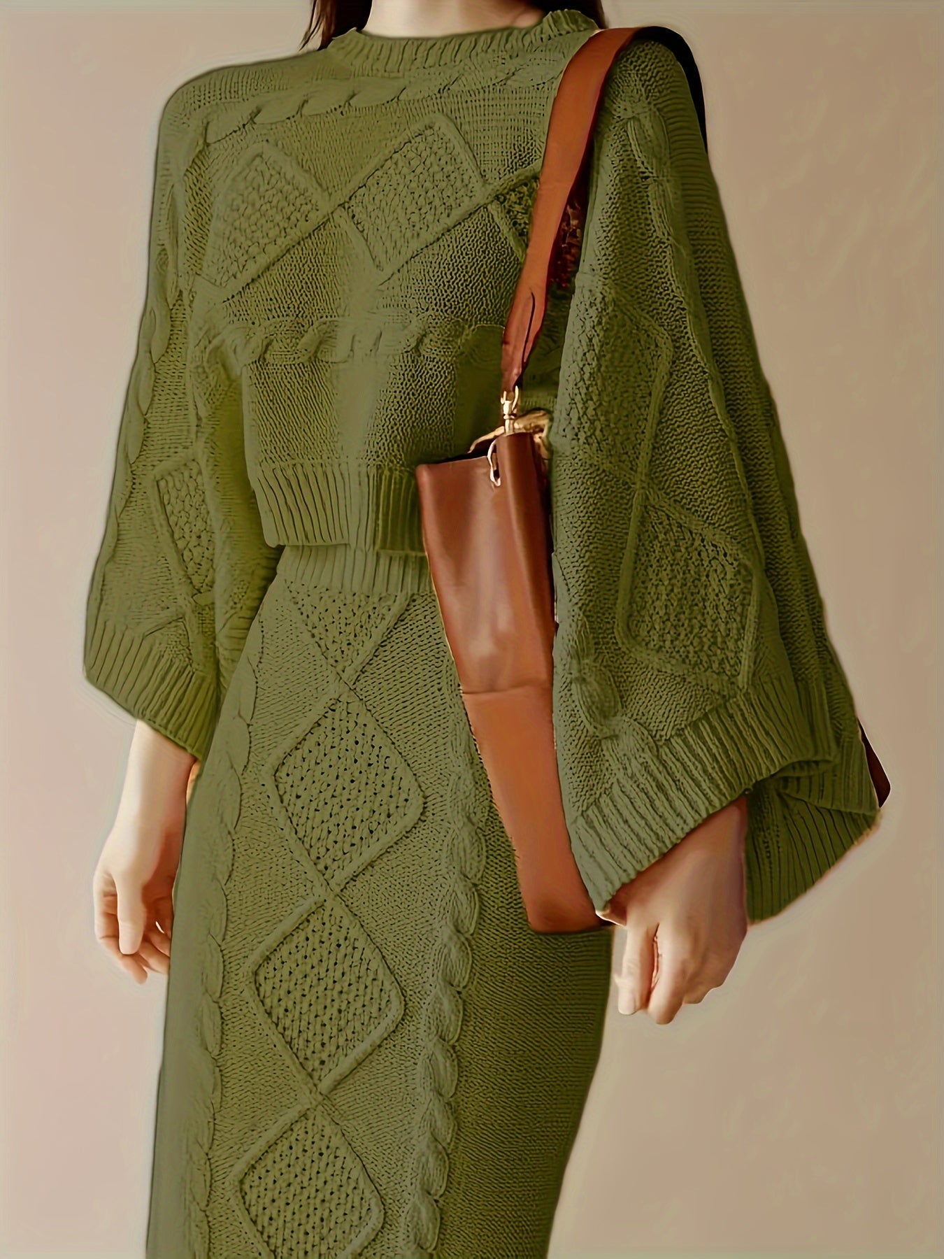 Stilvoller Pullover-Zweiteiler mit hohem Kragen, ausgestellten Ärmeln und Slim-Strickrock für Damen | Ideal für das tägliche Tragen