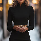 Damenkleid mit Stehkragen und Gürtel | Polyester – Schwarz