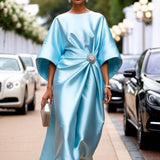 Damen-Maxikleid aus Satin mit Rüschen – Himmelblau