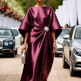Damen-Maxikleid aus Satin mit Rüschen – Karmesinrot