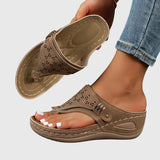 Orthopädische Sandalen für Damen mit Keilabsatz – Braun