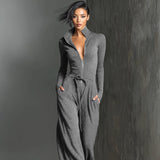 Glitzernder Strick-Jumpsuit mit weitem Bein für Damen | Reißverschluss vorne – Hellgrau