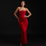 Sloane Dress – Trägerloses Korsett-Maxikleid aus Satin – Rubin