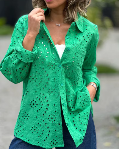 Mikaela - Besticktes Leinenhemd mit aufgerollten Ärmeln