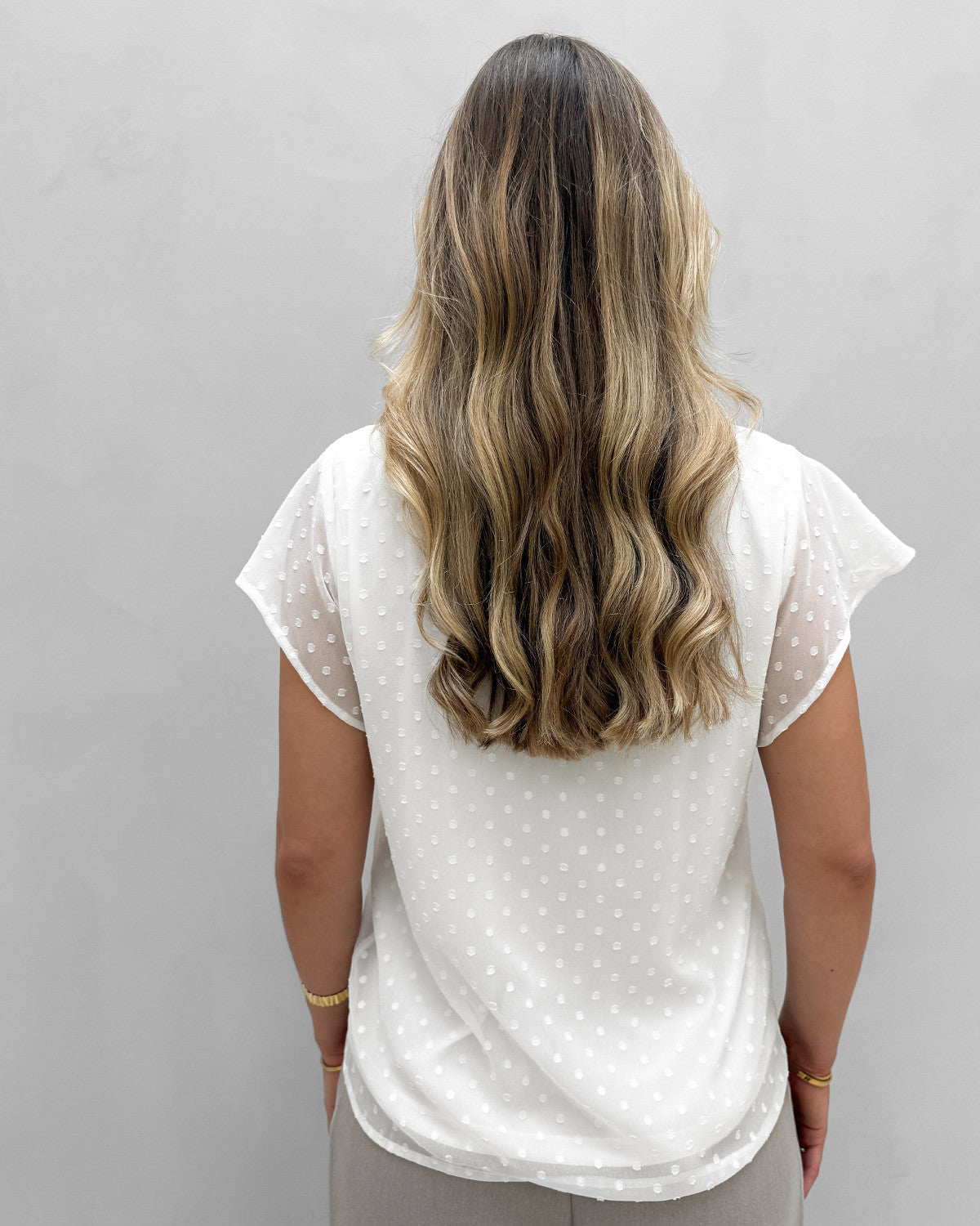 VALE Viedee Snow White C/S V-Neck Top