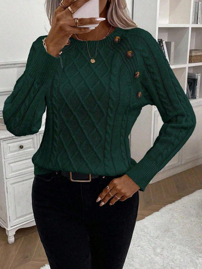 Clara – Pullover mit Knopfdetails und Zopfmuster