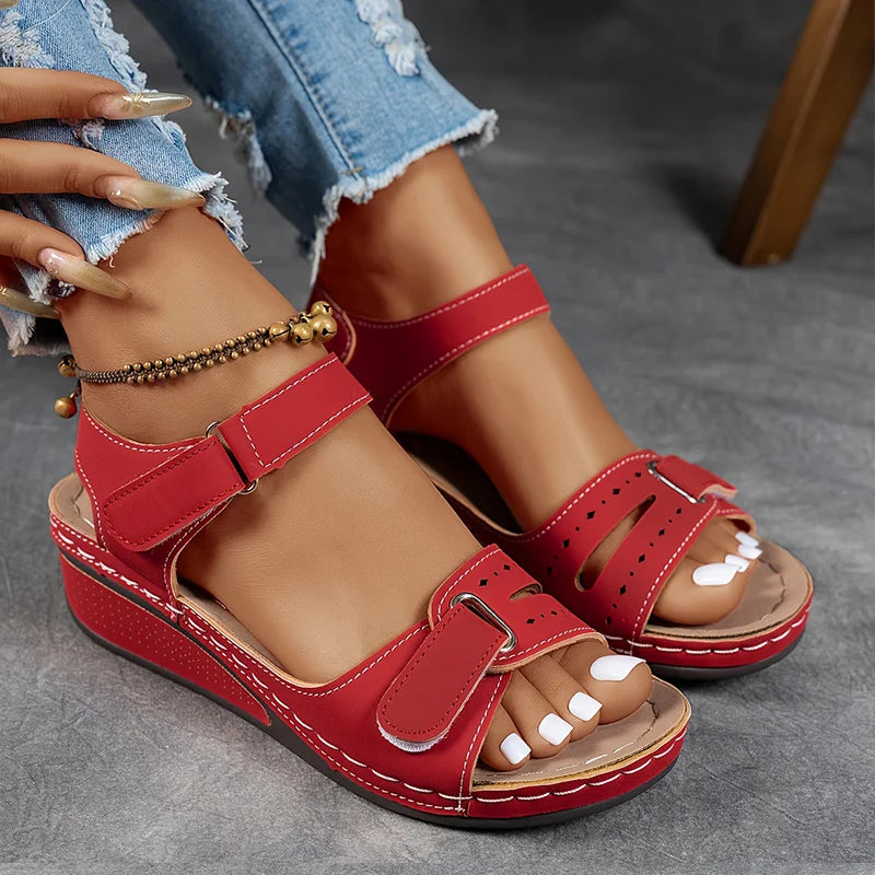 Genelia – Stilvolle orthopädische Sandalen
