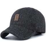 Klassische Wintermütze mit Ohrenschutz und Snapback-Design – Schwarz
