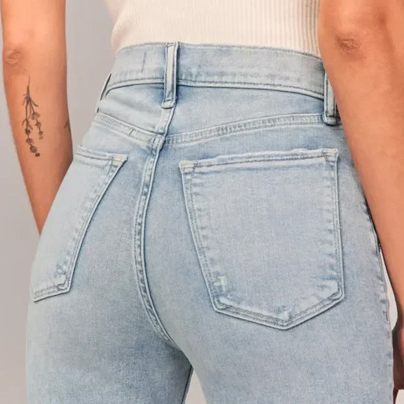Victoria -  Figurbetonte High-Rise Schlagjeans für Damen