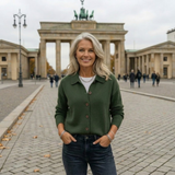 MILA | WEICHE STRICKJACKE – Grau/Weiß
