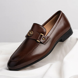 Herren Blaue Leder Loafer Mit Metallakzent – Elegante Slipper Schuhe – Braun