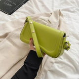 Amal - Handtasche mit gewellter Klappe – Limettengrün