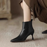 Clara | Elegante Kitten-Heel-Stiefel Für Damen – Schwarz
