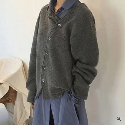 Angelana™ - Asymmetrischer Cardigan mit einzigartigen Knöpfen