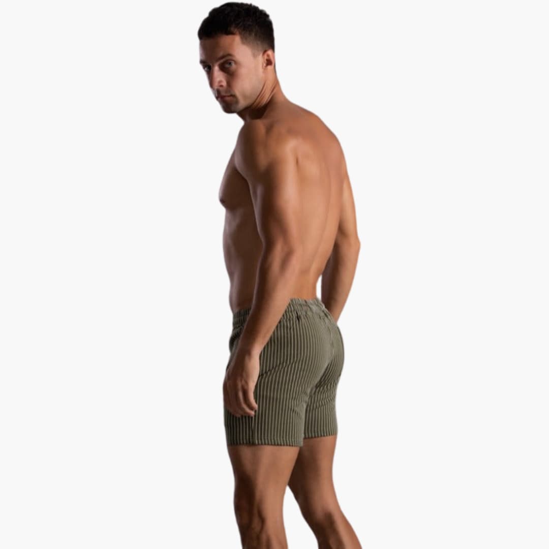 Gestreifte Shorts mit Kordelzug - für Herren im Sommerstil