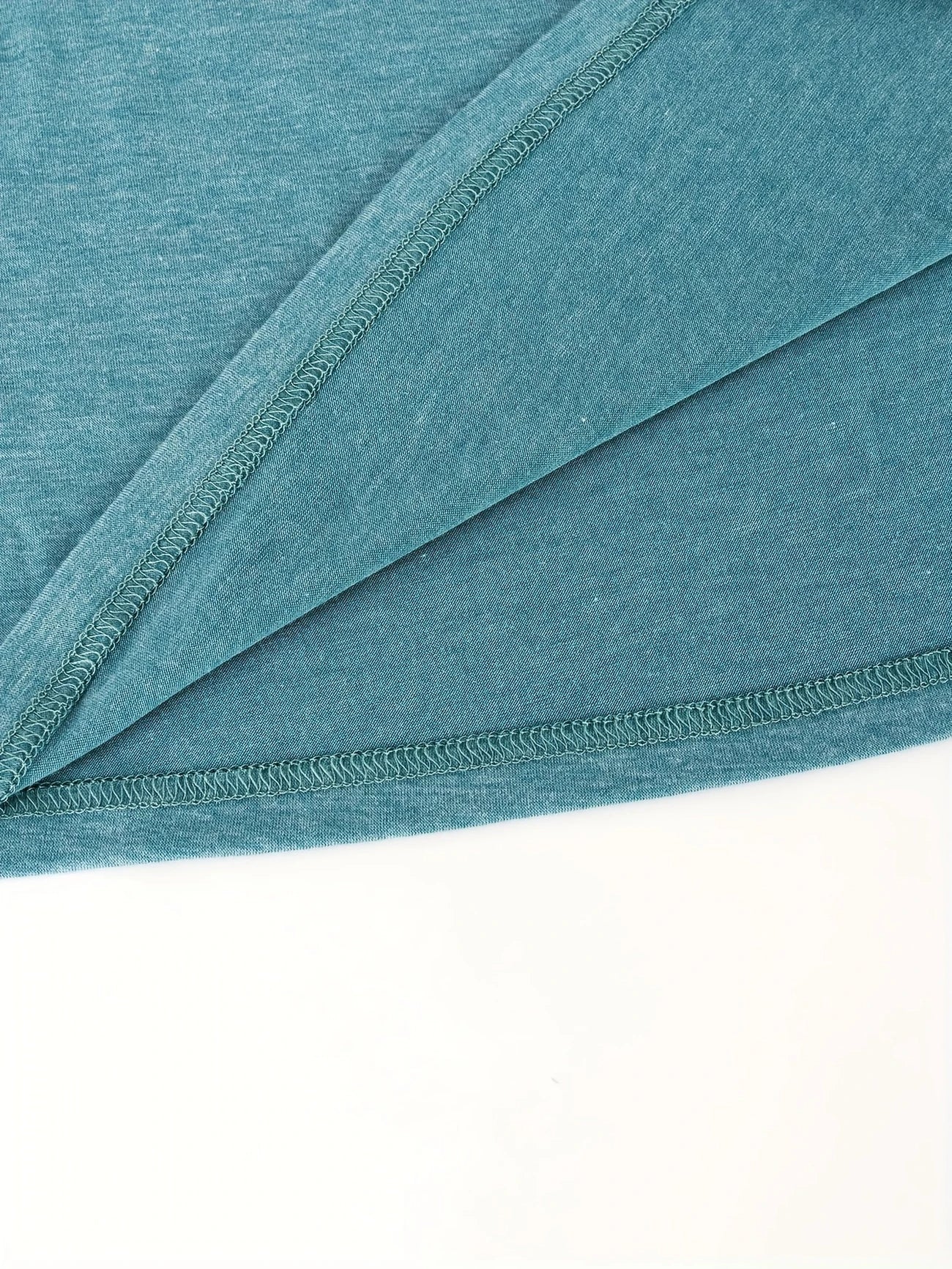 Kizzy – Atmungsaktives T-Hemd Mit Blütenblättern An Den Ärmeln