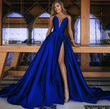 Elegantes Maxikleid mit tiefem V-Ausschnitt und hohem Schlitz für Damen – perfekt für Hochzeiten und andere festliche Anlässe – Blau