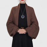 Rosalie | Zeitloser Cardigan für jeden Anlass – Braun