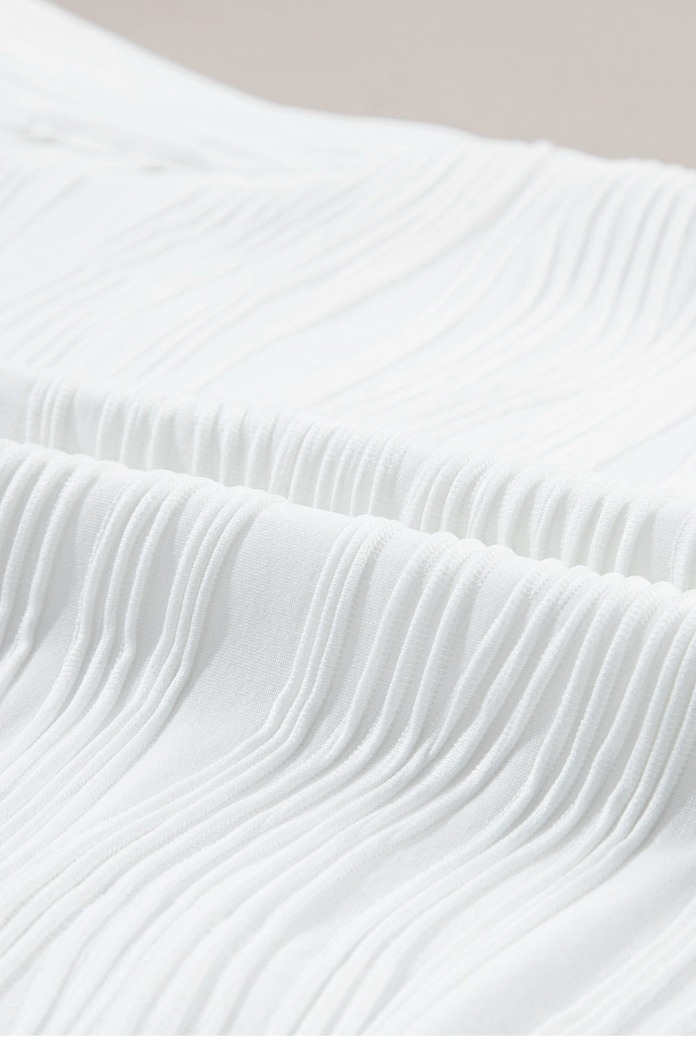 Ina® | Strukturiertes Top mit Stehkragen und kurzen Ärmeln für Damen