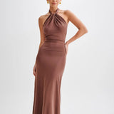 Damen-Maxikleid mit Neckholder und Stretch – Braun
