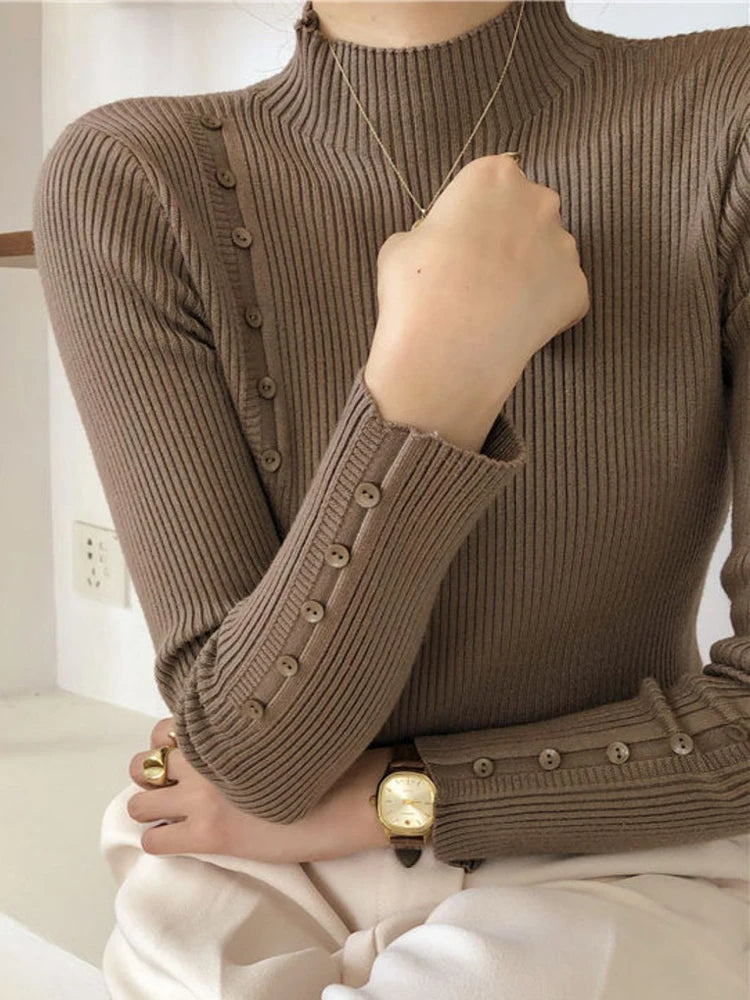 Anneliese® | Eleganter Pullover mit Zierknöpfen und Stehkragen