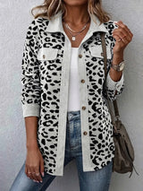 Miressia - Strickjacke mit Animal-Print und Knopfleiste – Weiß