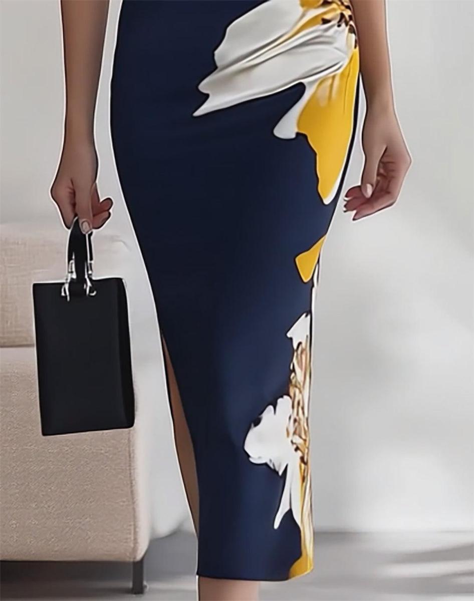 VALE | Elegant Sleeveless Floral Maxi Dress