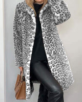 Lysandra | Damen Langmantel mit Leopardenmuster – Grau
