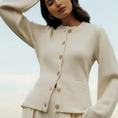 Sandy – Eleganter Damen-Cardigan mit Knopfleiste