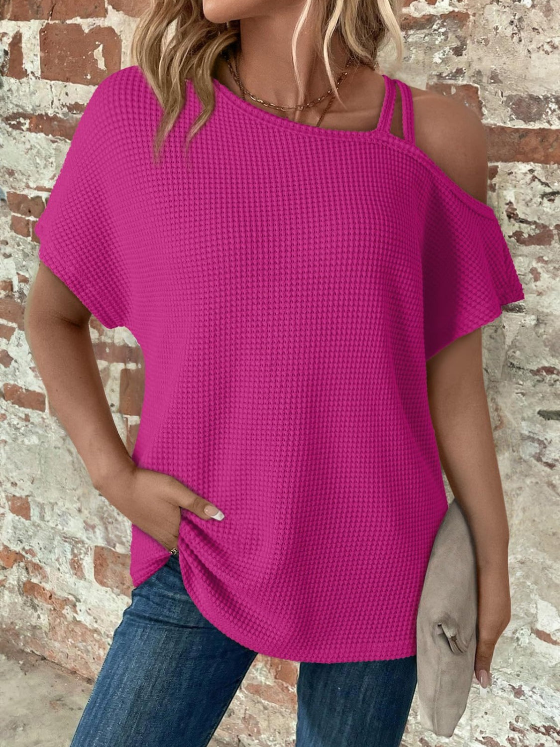 Ina® | Asymmetrisches T-Shirt mit kurzem Arm und Rundhalsausschnitt