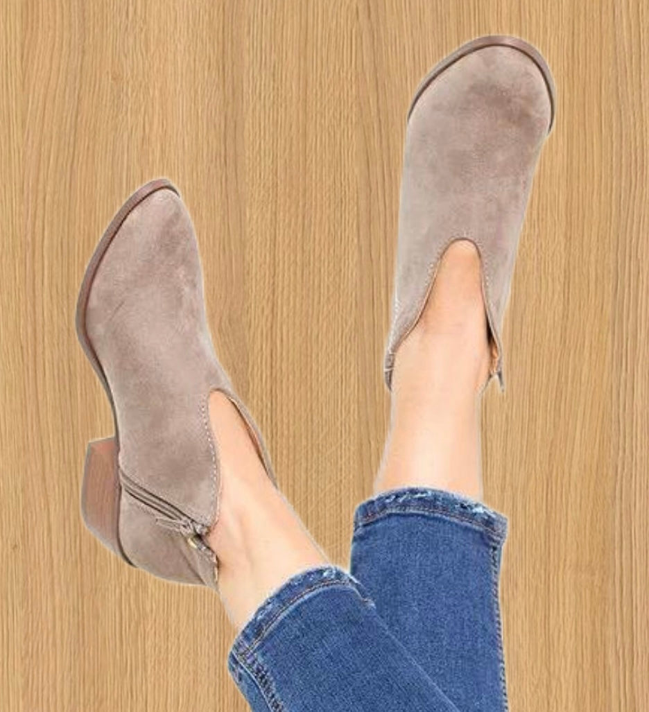 Angelika - Lederstiefeletten mit V-Ausschnitt für Frauen