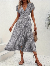 Hannah | V-Ausschnitt Wickel Kleid Rüschen – Schwarz-Weiß