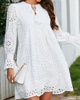 Damen Kleid Mit Spitze Und Schwung – Weiß