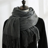 Designer-Schal mit Quasten | Warmer und weicher Kaschmir – Tief grau