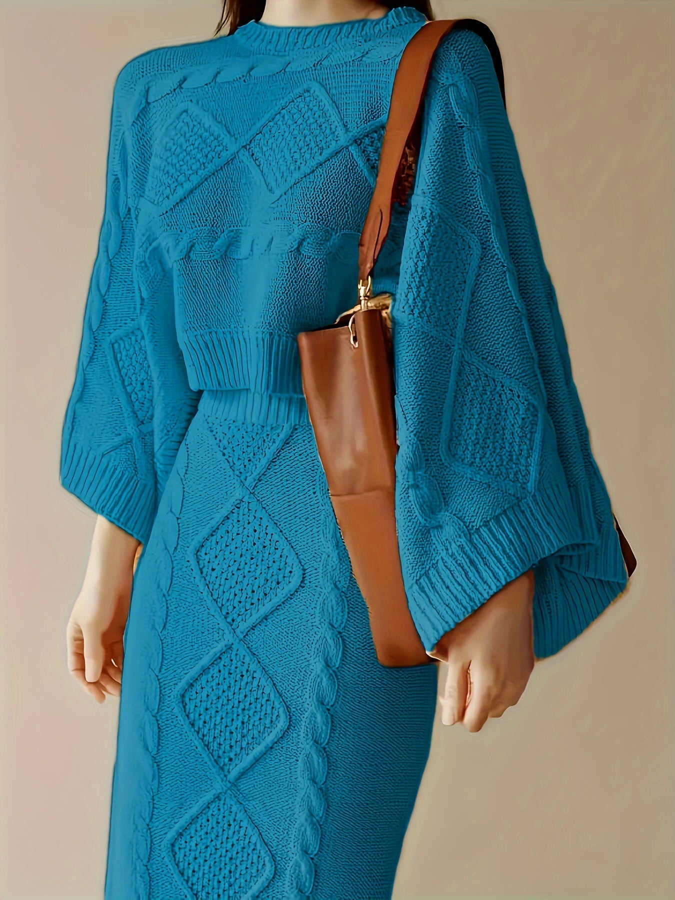 Stilvoller Pullover-Zweiteiler mit hohem Kragen, ausgestellten Ärmeln und Slim-Strickrock für Damen | Ideal für das tägliche Tragen