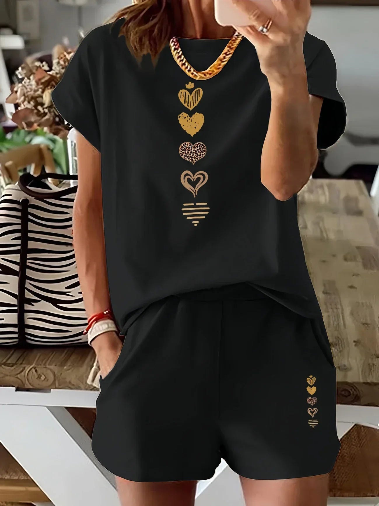 Lyra – Lässiges Zweiteiliges Set Mit Grafik Drucken