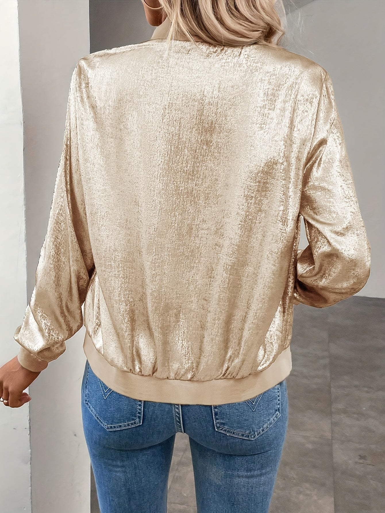 Marla – Stilvolle Goldene Jacke