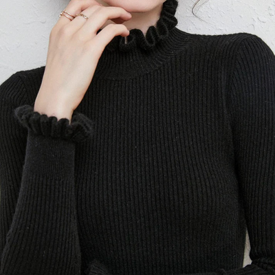 Stephanie – Eleganter Damen-Strickpullover mit Rüschenkragen