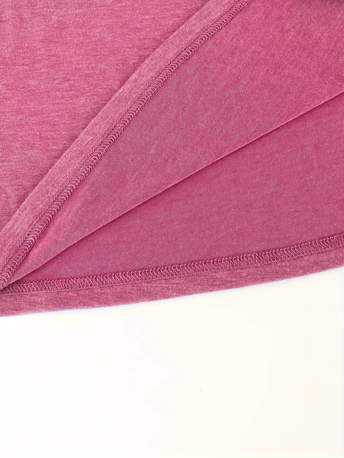 Kizzy – Atmungsaktives T-Hemd Mit Blütenblättern An Den Ärmeln