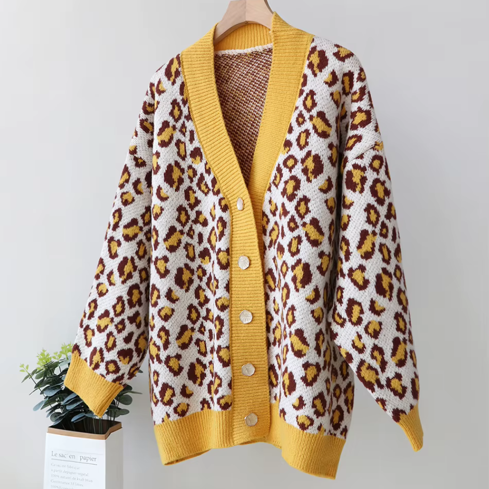 Brunhilde - Oversize-Strickjacke mit buntem Leopardenmuster