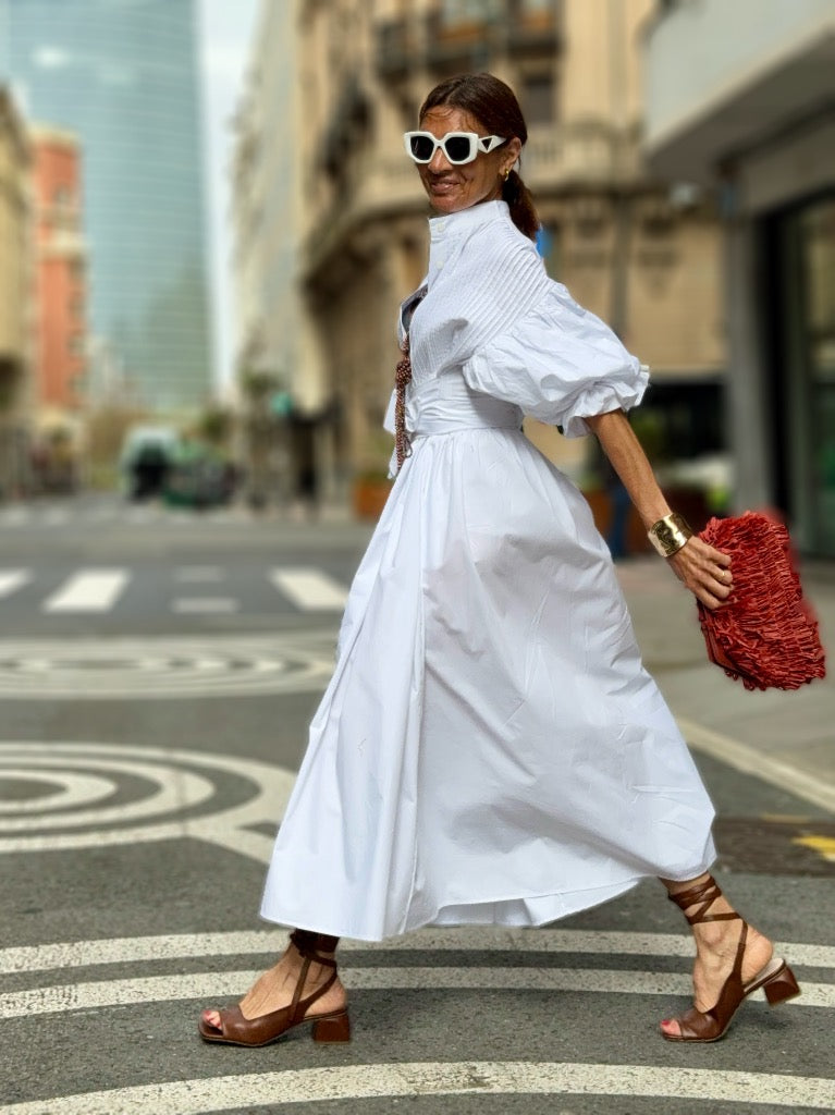 Lourdes Weißes Kleid