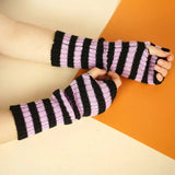 Lange fingerlose Strickhandschuhe (30 cm) – Schwarz Weiß