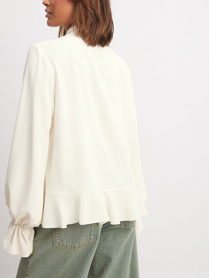 Evrey Off-White Krawattenbluse mit Rüschen