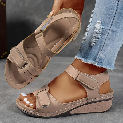 Genelia – Stilvolle orthopädische Sandalen