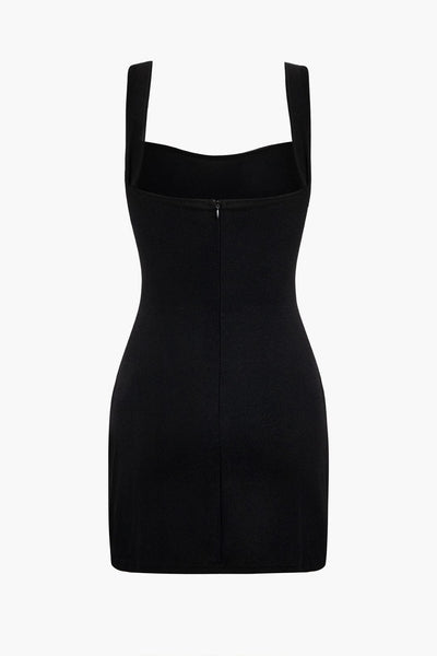 Amara | Elegantes Schwarzes Minikleid mit Goldgürtel – Zeitlose Raffinesse für stilvolle Auftritte