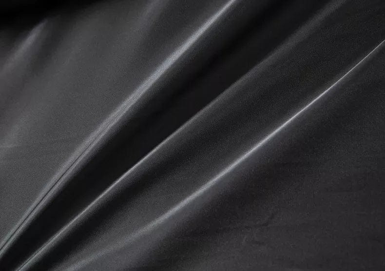 Doppelschichtiger Herrenmantel mit hohem Kragen