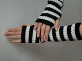 Lange fingerlose Strickhandschuhe (30 cm) – Schwarz verdrehen