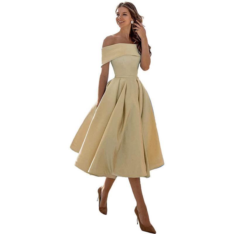 Elegantes schulterfreies Abendkleid